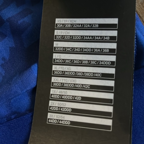 New Under Armour Women's Alter Ego HeatGear Compression Sports Bra - Picture 6 of 10